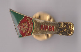 PIN'S Champagne MARNE { PIPER } {S17-21} - Boissons