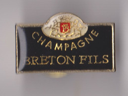 PIN'S Champagne MARNE { BRETON Fils } {S17-21} - Boissons