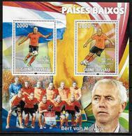 GUINEE  BISSAU   Feuillet N° 3390/91 * *  ( Cote 11e ) Robben Sneijder  Soccer  Fussball  Football PaysBas - 2010 – South Africa