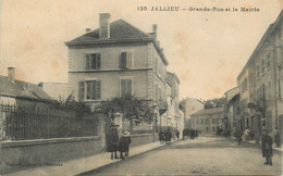 CPA FRANCE 38 " Jallieu, Grande Rue Et La Mairie" - Jallieu
