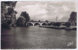 72 - Montfort-le-Gesnois (Pont-de-Gennes)  - Le Pont Rouge Et Les Bords De L'Huisne - Montfort Le Gesnois