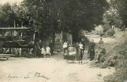 St Agnan * Carte Photo * Vue Intérieure Du Village * Batteuse Ou Machine à Déterminer ! - Sonstige & Ohne Zuordnung