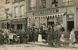 Sedan * 1905 * Devanture Du Café J. CORDIER * Commerce * Automobile Ancienne * Serveurs - Sedan