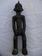 Ancienne Statue Africaine En Bois A Identifier. - Art Africain