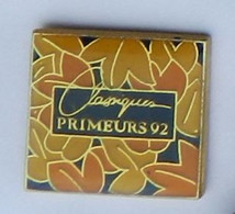 N290 Pin's Boisson VIN Primeurs Classiques  Achat Immédiat - Boissons