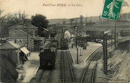 Pacy Sur Eure * La Gare * Train Locomotive * Ligne Chemin De Fer De L'eure - Pacy-sur-Eure