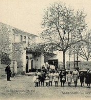 St Césaire * Débit De Tabac Tabacs Café Restaurant Du Commerce Buvette , La Place - Andere & Zonder Classificatie