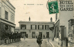 Vernon * La Gare * Hôtel Des Deux Gares * Ligne Chemin De Fer De L'eure * Hôtel Chemin De Fer DANIEL - Vernon