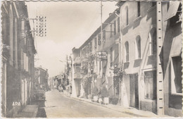 D81 - MONTREDON LABESSONNIE - LA GRAND'RUE-Hôtel Maurel-Boucherie/Charcuterie-CPSM Dentelée Petit Format En Noir & Blanc - Montredon Labessonie