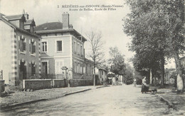 CPA FRANCE 87 "Mezières Sur Issoire, Route De Bellac, Ecoles De Filles" - Meziere Sur Issoire