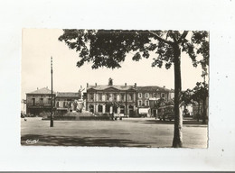 CARMAUX (TARN) 523 CARTE PHOTO PLACE JEAN JAURES (STATUE JEAN JAURES POSTE PHOTOGRAPHE ET CAR) - Carmaux