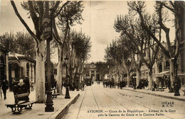 Avignon * Cours De La République * Avenue De La Gare Près La Caserne Du Génie Et Le Cinéma Pathé - Avignon