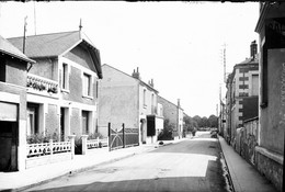 002 - INDRE ET LOIRE - SAINTE RADEGONDE - Maison GEC. - Original Unique - Plaques De Verre