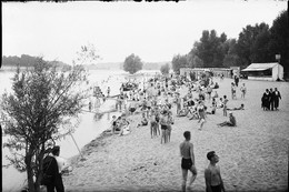 005 - INDRE ET LOIRE - SAINTE RADEGONDE - La Plage - Original Unique - Plaques De Verre