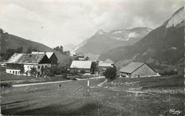 CPSM FRANCE 74 " Bellevaux, Village De Jambaz Et Le Niflon" - Bellevaux