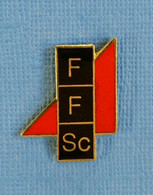 1 PIN'S //  ** FFSc / FÉDÉRATION FRANÇAISE DE SCRABBLE ** - Jeux