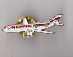 PIN'S THEME AVION  AIR  CHARTER - Avions