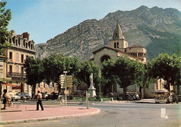 04 Sisteron L'église Voiture Automobile - Sisteron