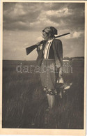 T2 1941 Budapest, Női Vadász Kacsa Zsákmánnyal / Female Hunter With Duck. Photo - Non Classificati