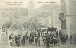 CPA FRANCE 83 " La Garde, Place De La République" - La Garde Freinet