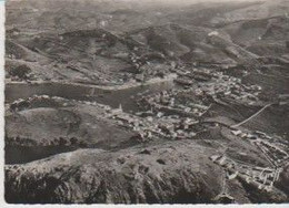 Vue Aérienne De La Ville Et Du Port  Cpsm 10x15 . PORT VENDRES (66) Pilote-Opérateur R. HENRARD - Port Vendres