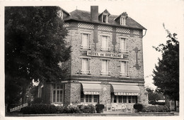 Beg Meil * Fouesnant * Façade Hôtel De Bretagne * La Terrasse - Beg Meil