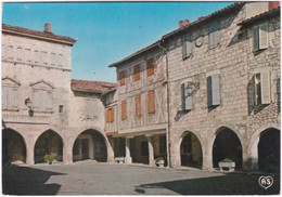 81. Gf. CASTELNAU-DE-MONTMIRAL. Place De La Mairie. 1012 (1) - Castelnau De Montmirail