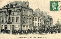 Landerneau * La Mairie Sur Le Quai St Houardon * Hôtel De Ville * La Buvette Du Quai , Débit De Tabac Tabacs - Landerneau