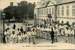 Brest * Cour Et Bâtiments De L'hôpital Maritime - Brest