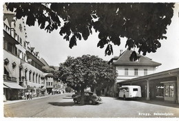 BRUGG: Bahnhof Mit Saurer Postauto Und Oldtimer 1958 - Brugg