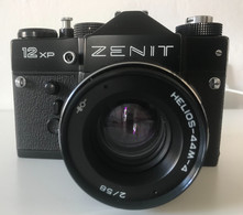 Appareil Photo Zenit 12xp + Lampe Praktica - Cameras