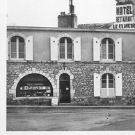 Bénodet * Débit De Tabac Tabacs LIBRAIRIE , La Rue Principale Et La Maison TOULLEC * Hôtel Restaurant LE CLINCHE - Bénodet