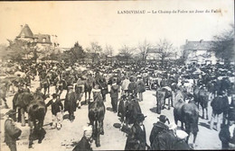 Landivisiau  Le Champ De Foire Un Jour De Jour De Foire OT Librairie - Landivisiau