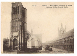 04- 2021 - BELGIQUE - FLANDRE OCCIDENTALE - YPRES  - Cathédrale St Martin Et Halle - Ieper