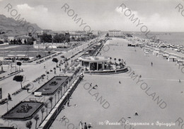 CARTOLINA  PESARO,MARCHE,LUNGOMARE E SPIAGGIA,STORIA,CULTURA,MEMORIA,RELIGIONE,IMPERO ROMANO,VIAGGIATA 1956 - Pesaro