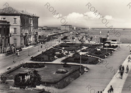 CARTOLINA  PESARO,MARCHE,LUNGOMARE,SPIAGGIA,STORIA,CULTURA,MEMORIA,RELIGIONE,IMPERO ROMANO,VIAGGIATA 1957 - Pesaro