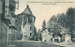 CPA FRANCE 73 "Chamoux, La Place , L'entrée Du Château Et Le Monument Aux Morts" - Chamoux Sur Gelon