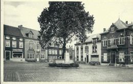 GREZ-DOICEAU - PLACE COMMUNALE - Graven