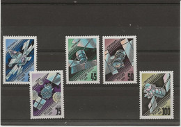 RUSSIE - COMMUNICATIONS SPACIALES- NEUF SANS CHARNIERE - N° 5993 A 5997 - ANNEE 1993 - Unused Stamps