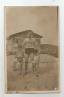 Carte Photo Homme Maillot De Bains Et Enfants Carte Tarjeta Postal Espagne Espana - Te Identificeren