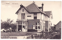 Tholen - Villa Gizelina Met Bewoners En Grasmaaier - Tholen