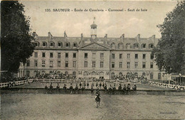 Saumur * école De Cavalerie * Carrousel * Saut De Haie - Saumur