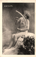 Mary ROESLER * Artiste * Cabaret Théâtre Music Hall * Célébrité * Harpe Musique - Artisti