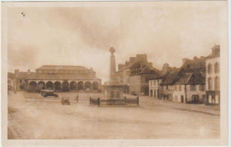 Landivisiau  (29 - Finistère) La Place De L'Eglise - Landivisiau