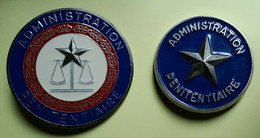 Lot 2 Insignes"ADMINISTRATION PENITENTIAIRE" Balance Justice"étoile à Cinq Branches - Police & Gendarmerie