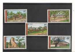 WALLIS ET FUTUNA  ANNÉE 1977 BÂTIMENTS ET MONUMENTS N° Y/T : 203/207** CÔTE : 27,50 € - Neufs