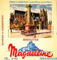 BU 2265 /   BUVARD-   BISCOTTES  MAGDELEINE    N°  5  CATHEDRALE DE  NANTES  (16,00 Cm X 15,00 Cm ) - Biscottes