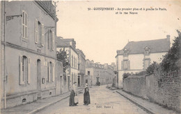 56-QUESTEMBERT-AU PREMIER PLAN ET A GAUCHE LA PORTE ET LA RUE NEUVE - Questembert