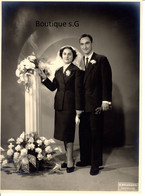 Photo Personne Femme Homme Mariage Couple Famille Robe Voile Bouquet Costume  1953 Marysse René 23x17.5cm - Anonieme Personen