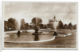 Real Photo Postcard, Southend-On-Sea, The Fountains And Bandstand, Buildings, Landscape. - Southend, Westcliff & Leigh